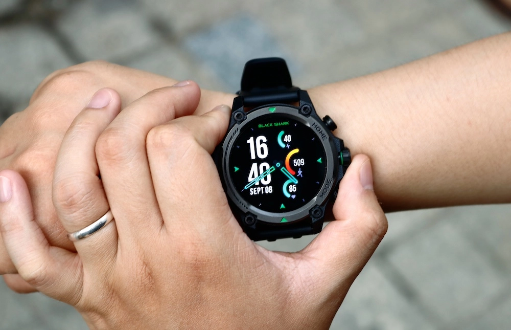 tren tay dong ho black shark gs3 gps6 3720004552